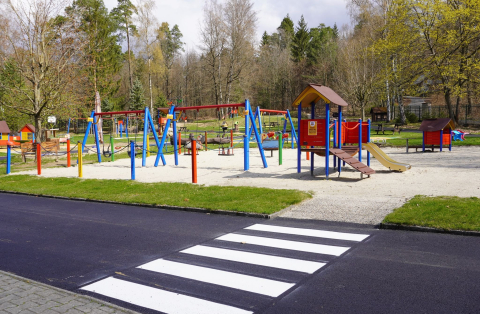 Dětský koutek 2022 nový povrch komunikací